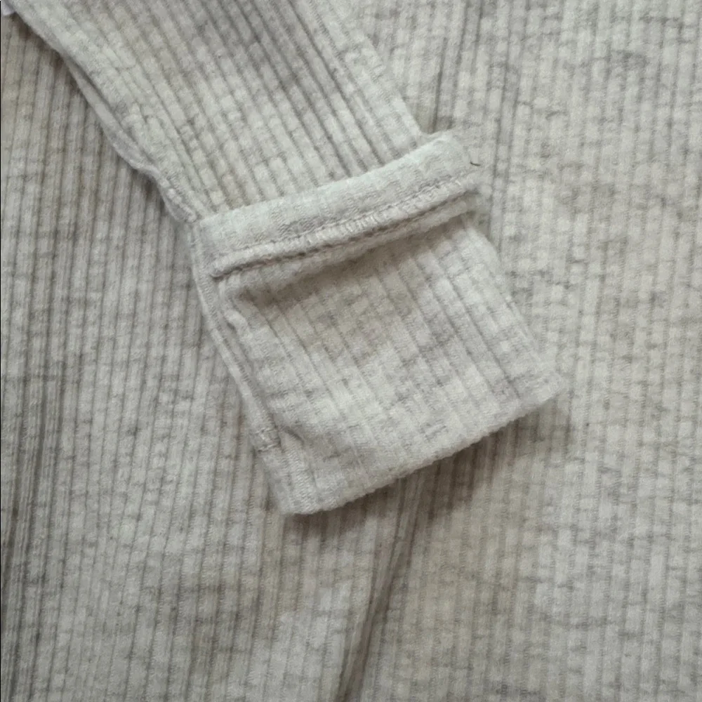 Old Navy Cream Ribbed Zip-Up Baby Footie Pajamas NWT Loungewear Baby Onesie 6-9M